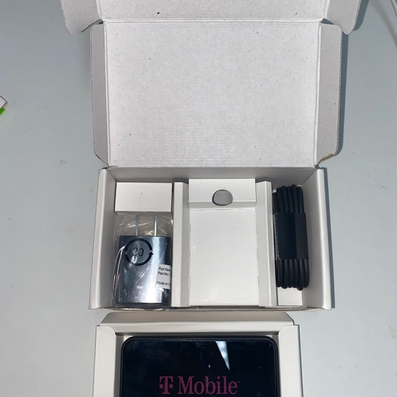 Prepaid HotSpot Tmobile 1000gb 5 years free wifi - Picture 4 of 5